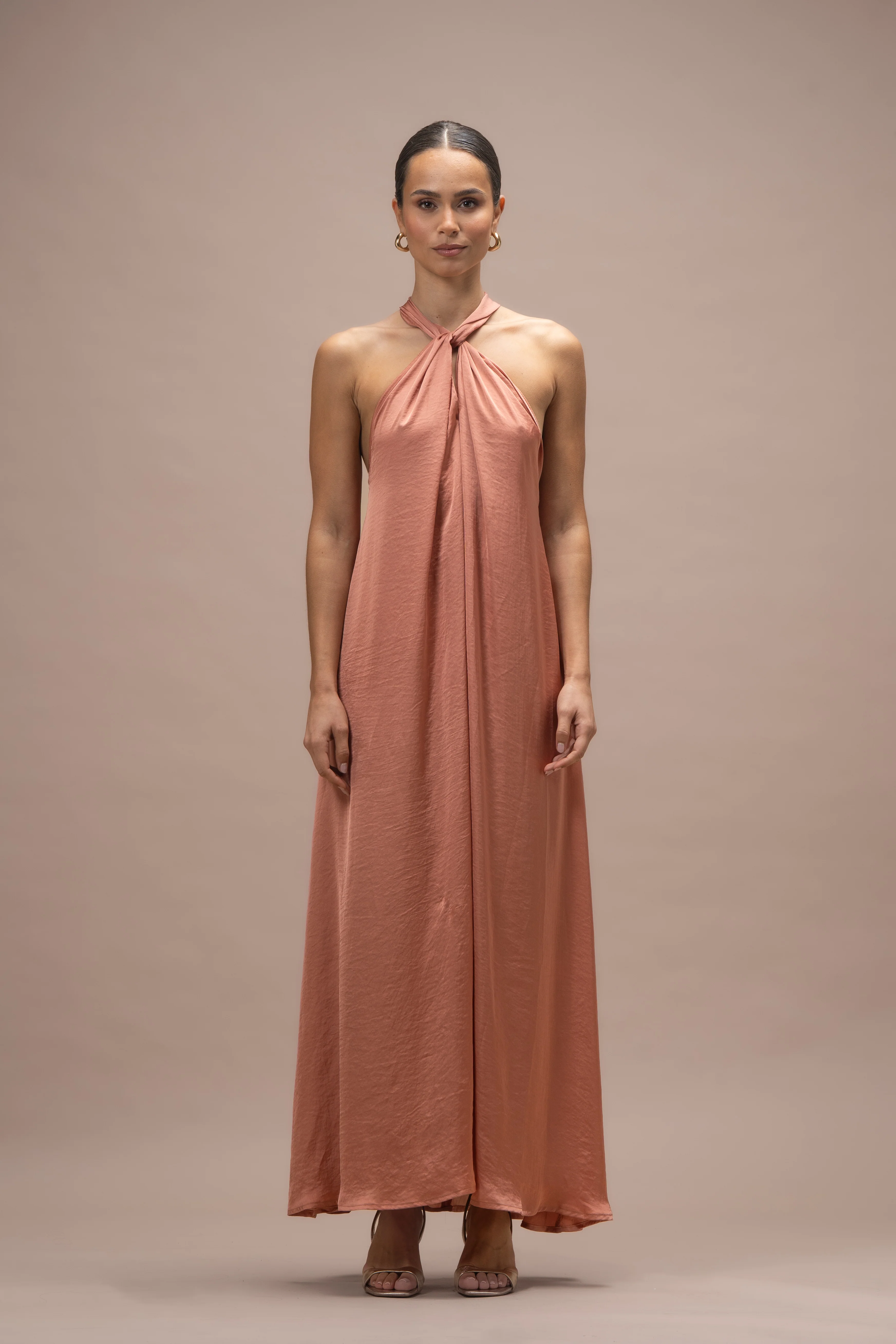 Robe dos nu